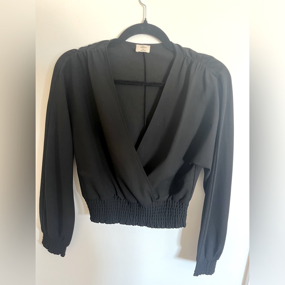 Aritzia Wilfred - XS Black Long Sleeve Shirt